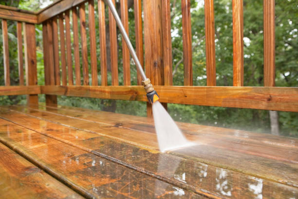 Best Pool Deck Cleaning  in Compo, CT